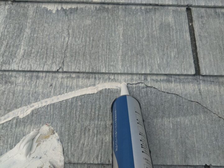 屋根ひび割れ補修